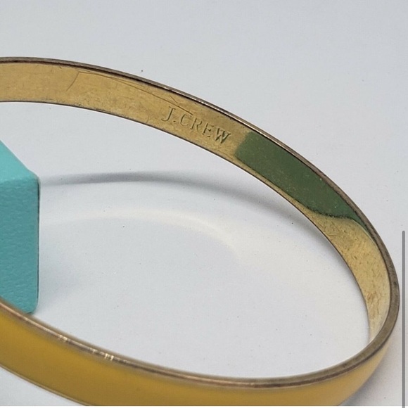 J CREW GOLD TONE YELLOW ENAMEL BANGLE BRACELET - Picture 2 of 5